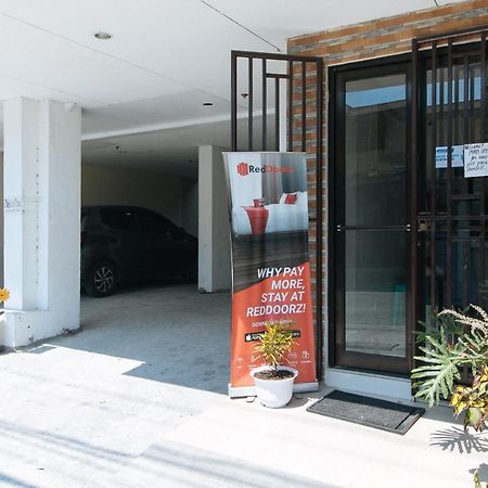 Hotel RedDoorz near SM Bicutan Paranaque City Zewnętrze zdjęcie