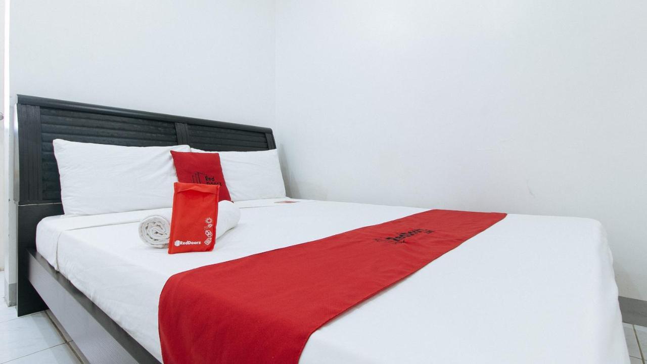 Hotel RedDoorz near SM Bicutan Paranaque City Zewnętrze zdjęcie