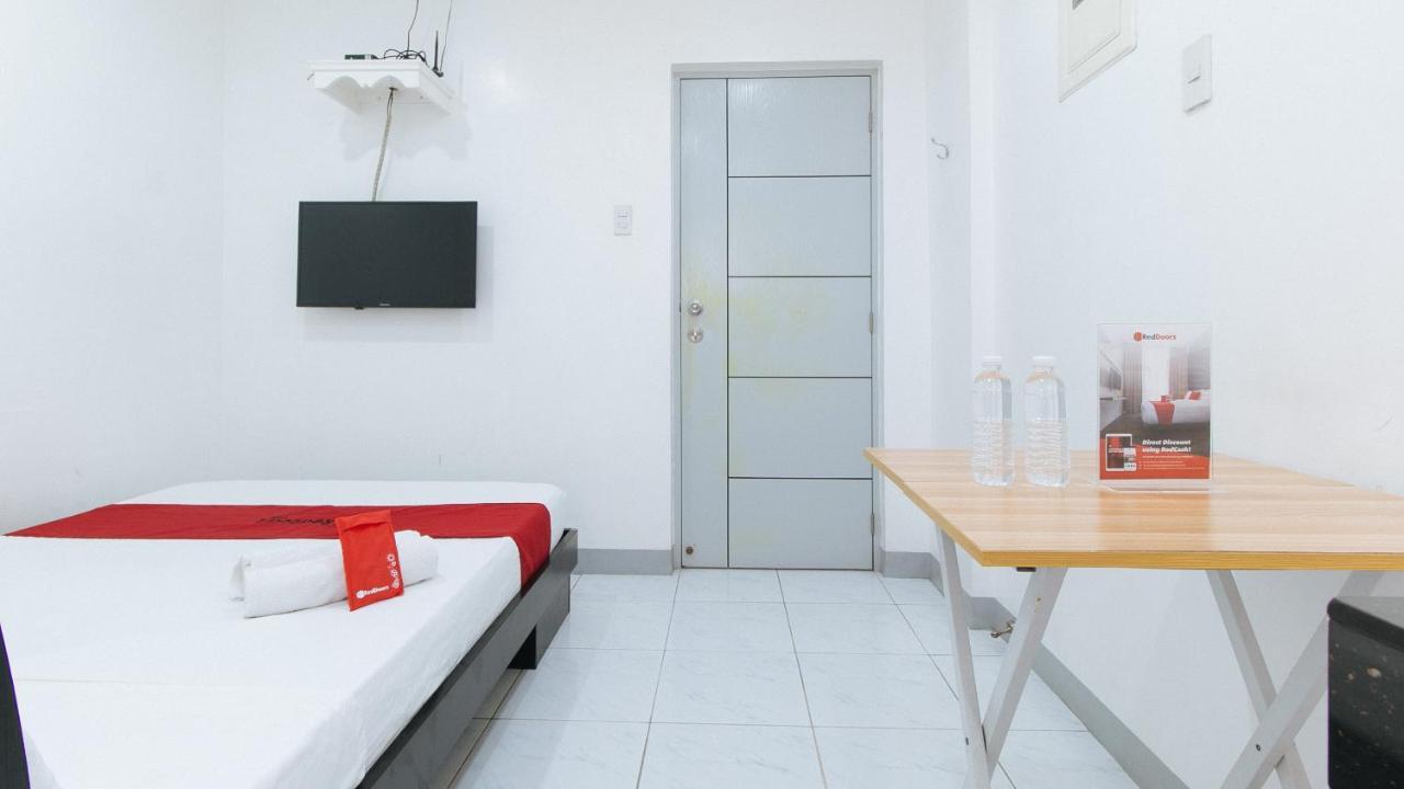 Hotel RedDoorz near SM Bicutan Paranaque City Zewnętrze zdjęcie
