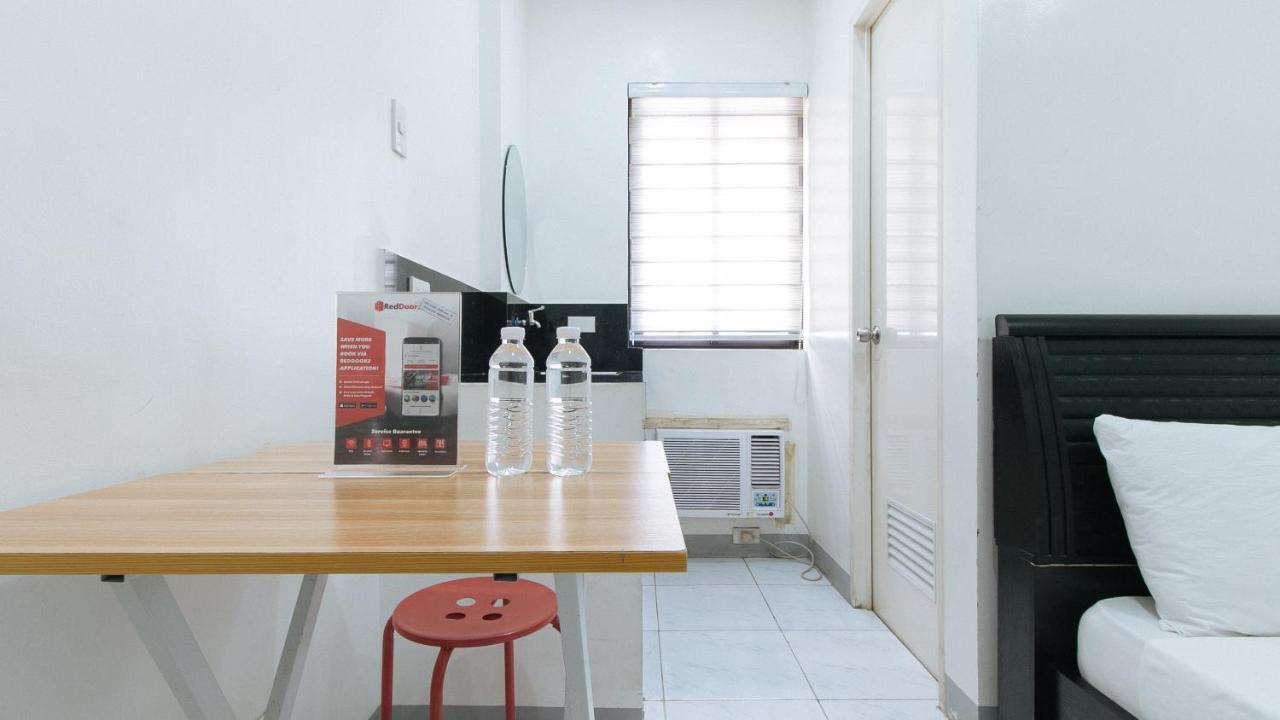 Hotel RedDoorz near SM Bicutan Paranaque City Zewnętrze zdjęcie
