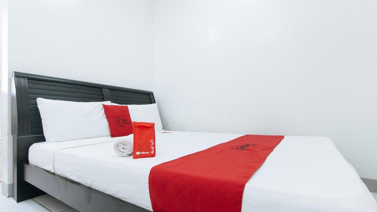 Hotel RedDoorz near SM Bicutan Paranaque City Zewnętrze zdjęcie