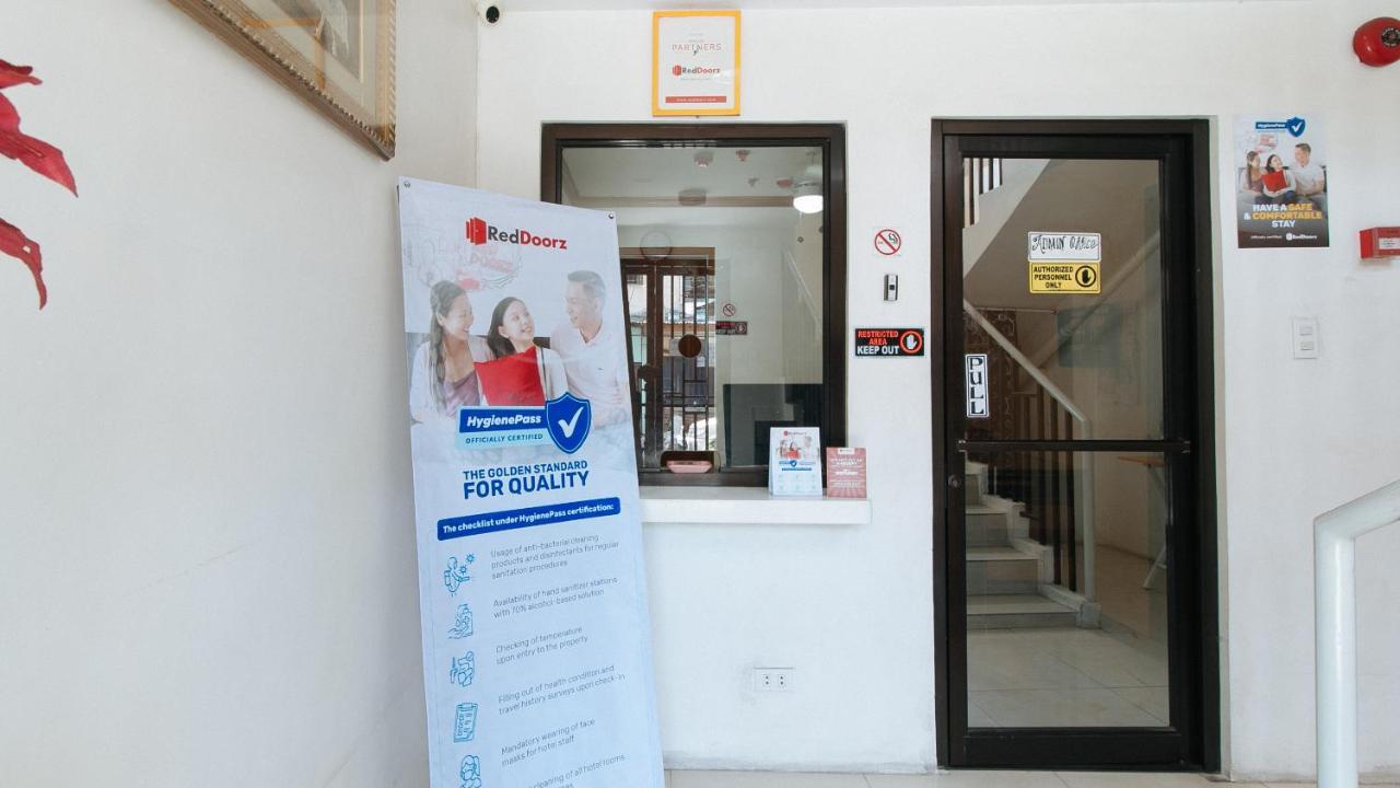 Hotel RedDoorz near SM Bicutan Paranaque City Zewnętrze zdjęcie